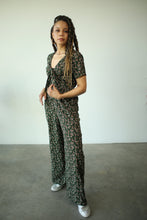Load image into Gallery viewer, Green Floral print jumpsuit